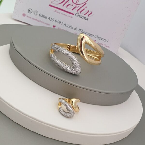 2Piece Golden Embrace Set