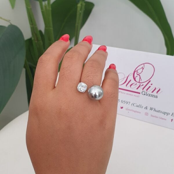 Grey pearl One-Stoned Ring