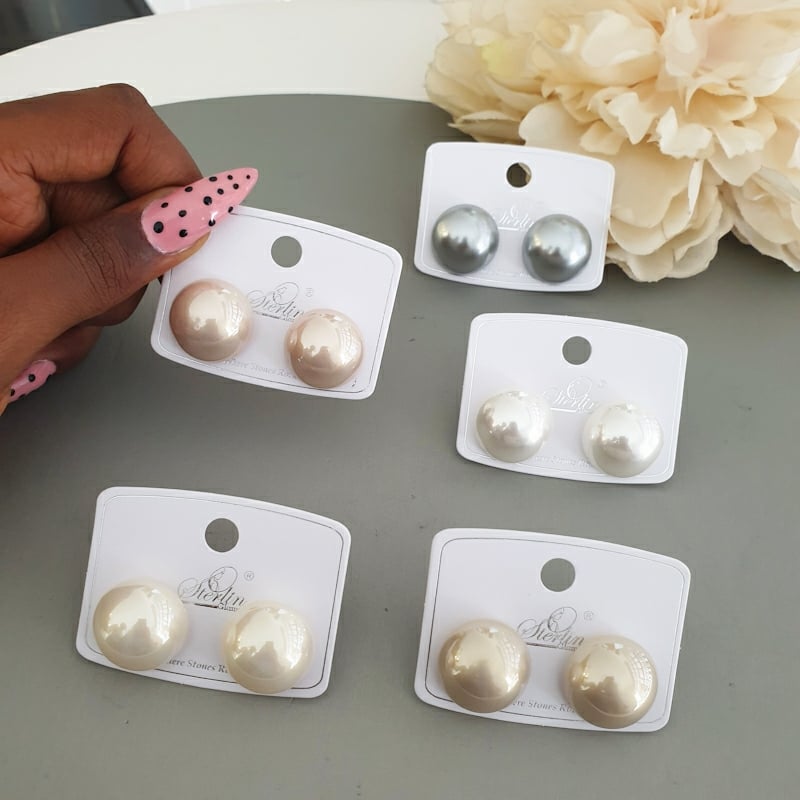 3013105 (4) Éclat Pearl Big Studs - Image 1