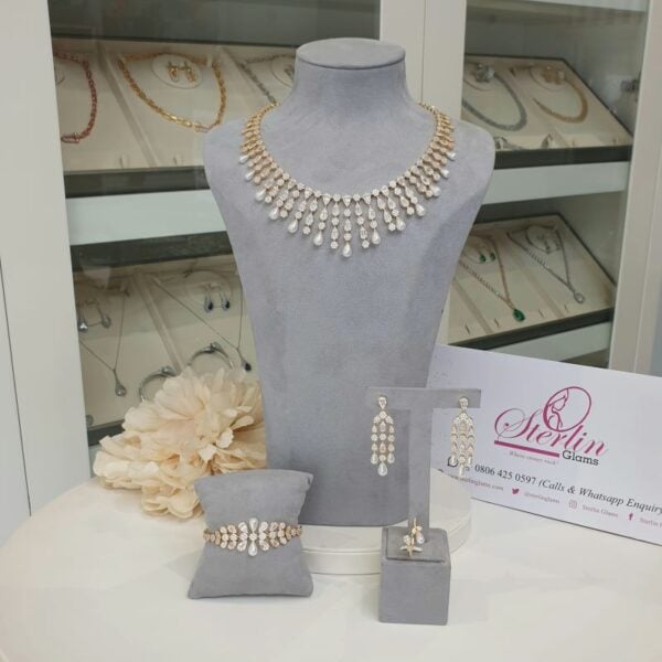Regal Teardrop Set